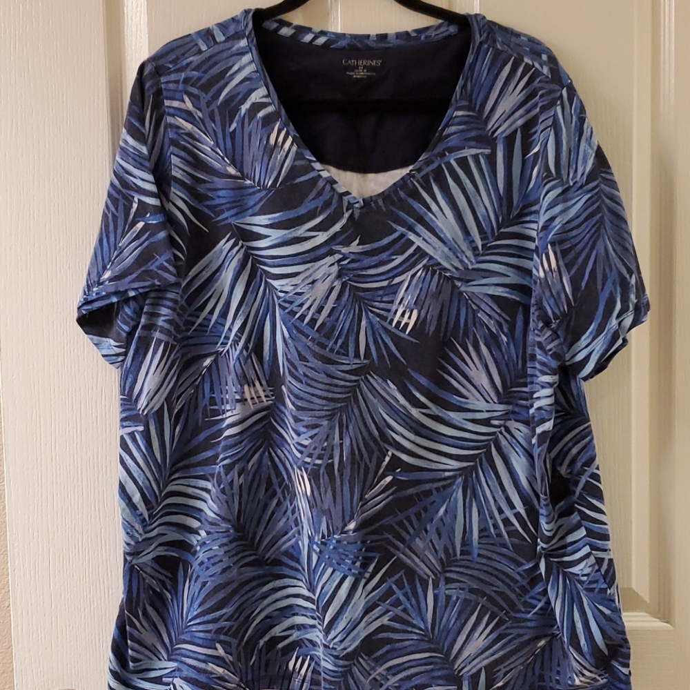 Tropical print t-shirt.